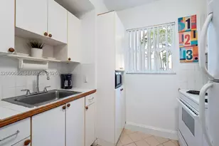 2615 Collins, Miami Beach, FL 33140 - Photo 4