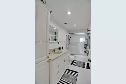 300 Bayview #PH10, Sunny Isles Beach, FL 33160 - Photo 20