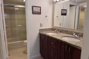 10850 N Kendall, Miami, FL 33176 - Photo 14