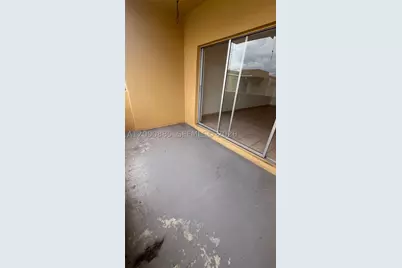 6070 W 18th #323, Hialeah, FL 33012 - Photo 14