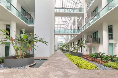 6000 Collins #527, Miami Beach, FL 33140 - Photo 2