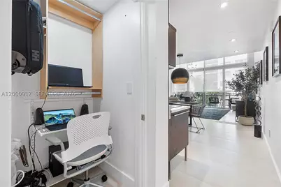 6000 Collins #527, Miami Beach, FL 33140 - Photo 14