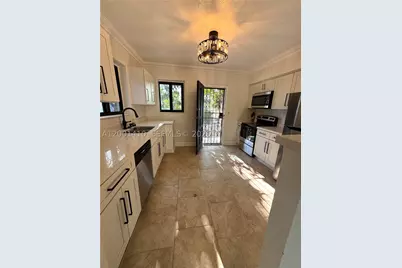 5530 NW Miami, Miami, FL 33127 - Photo 6
