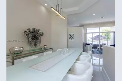 2557 Jardin, Weston, FL 33327 - Photo 10