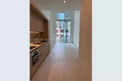 77 SE 5th #1011, Miami, FL 33131 - Photo 2