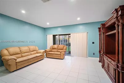 12111 SW 5th #ROOMMATE, Pembroke Pines, FL 33025 - Photo 6