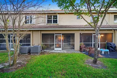 12111 SW 5th #ROOMMATE, Pembroke Pines, FL 33025 - Photo 16