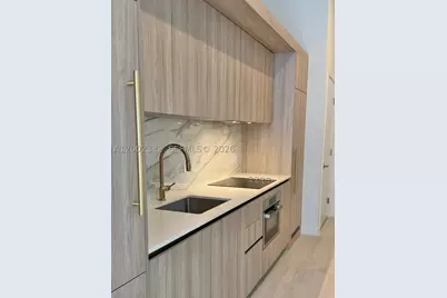 77 SE 5th #1010, Miami, FL 33131 - Photo 2