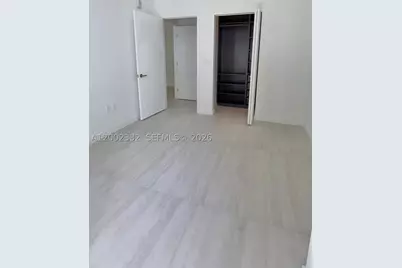 77 SE 5th #1010, Miami, FL 33131 - Photo 10