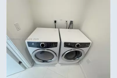 851 NE 1st #3103, Miami, FL 33132 - Photo 16