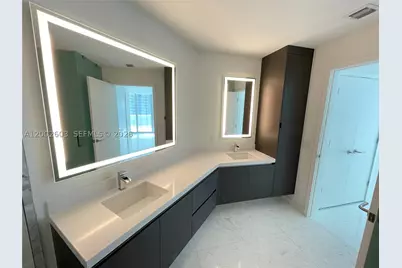 851 NE 1st #3103, Miami, FL 33132 - Photo 10