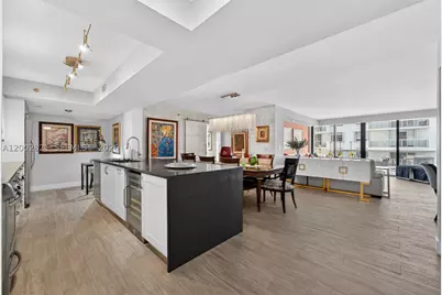 5757 Collins #1104, Miami Beach, FL 33140 - Photo 14