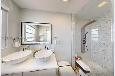 137 Golden Isles #1609, Hallandale Beach, FL 33009 - Photo 10