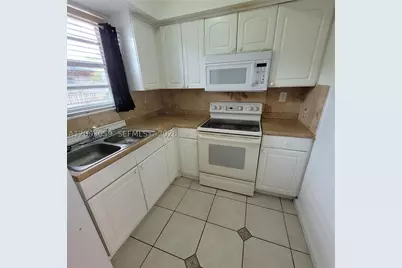 1370 NE 119th #137015, Miami, FL 33161 - Photo 14