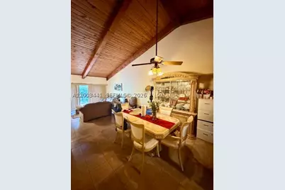 10331 Holly, Pembroke Pines, FL 33026 - Photo 10