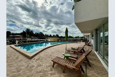 2020 NE 135th #810, North Miami, FL 33181 - Photo 30