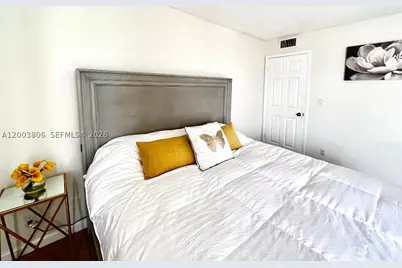 401 Golden Isles #1011, Hallandale Beach, FL 33009 - Photo 20