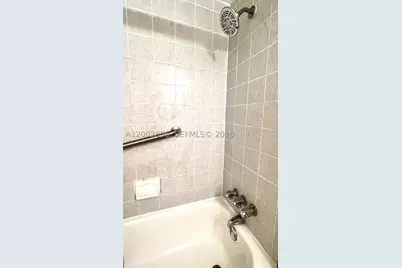 401 Golden Isles #1011, Hallandale Beach, FL 33009 - Photo 26