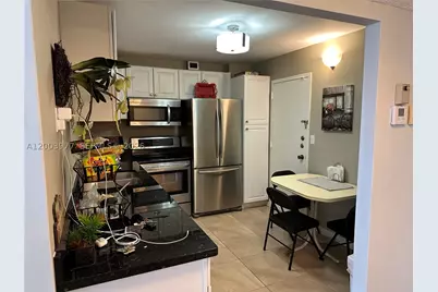 427 Golden Isles #14E, Hallandale, FL 33009 - Photo 4
