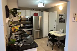 427 Golden Isles, Hallandale, FL 33009 - Photo 4