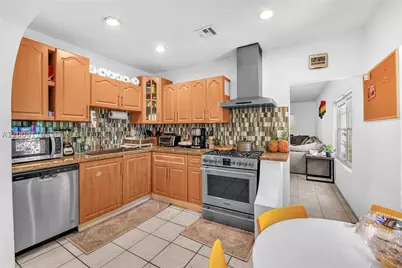 219 SW 6th, Miami, FL 33130 - Photo 10