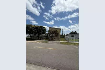 10910 SW 40th, Miami, FL 33165 - Photo 22