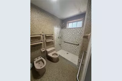 10910 SW 40th, Miami, FL 33165 - Photo 14