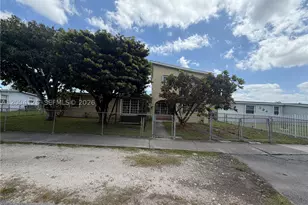 10910 SW 40th, Miami, FL 33165 - Photo 1
