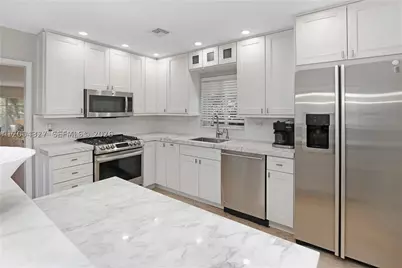 1147 Buchanan, Hollywood, FL 33019 - Photo 2