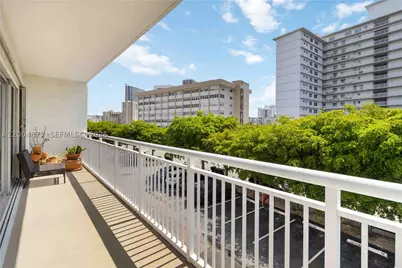 126 Golden Isles #32A, Hallandale Beach, FL 33009 - Photo 22