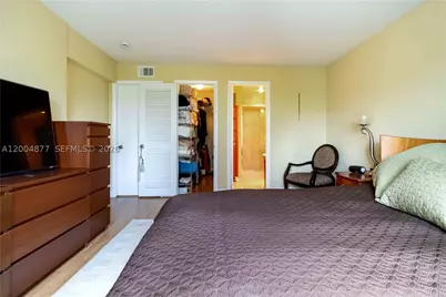 126 Golden Isles #32A, Hallandale Beach, FL 33009 - Photo 18