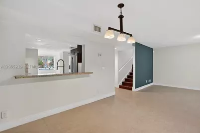 845 NW 91st, Plantation, FL 33324 - Photo 4