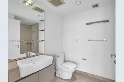 200 Biscayne Boulevard #3407, Miami, FL 33131 - Photo 18