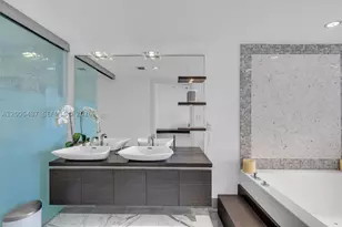 200 Biscayne Blvd, Miami, FL 33131 - Photo 10