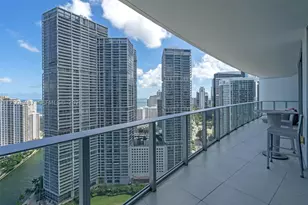 200 Biscayne Blvd, Miami, FL 33131 - Photo 2