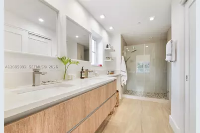 120 Salamanca #3B, Coral Gables, FL 33134 - Photo 10