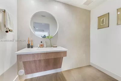 120 Salamanca #3B, Coral Gables, FL 33134 - Photo 4
