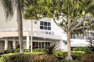 17801 N Bay, Sunny Isles Beach, FL 33160 - Photo 18