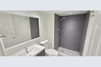 18011 Biscayne #402, Aventura, FL 33160 - Photo 10