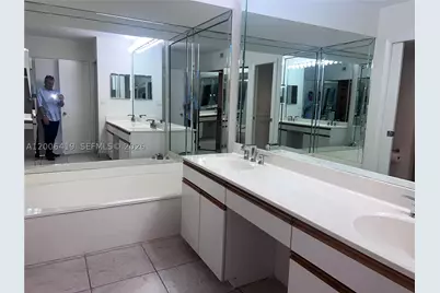 3600 Mystic Pointe #511, Aventura, FL 33180 - Photo 6