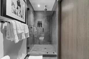 20 NE 11th, Miami, FL 33132 - Photo 2