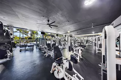 1000 West #702, Miami Beach, FL 33139 - Photo 32