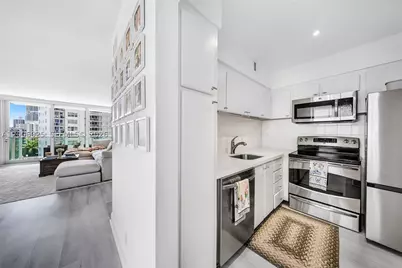 1000 West #702, Miami Beach, FL 33139 - Photo 10