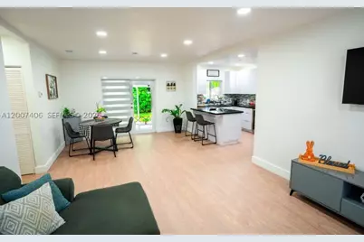 5290 Palm, Hialeah, FL 33012 - Photo 10