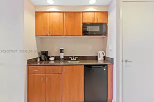 18001 Collins, Sunny Isles Beach, FL 33160 - Photo 4