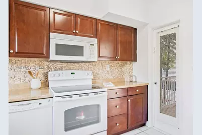 10001 W Bay Harbor #208, Bay Harbor Islands, FL 33154 - Photo 10