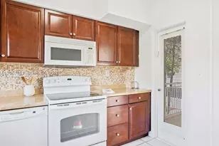 10001 W Bay Harbor, Bay Harbor Islands, FL 33154 - Photo 10
