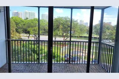 3475 N Country Club #409, Aventura, FL 33180 - Photo 2