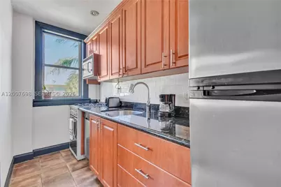 900 16th #201, Miami Beach, FL 33139 - Photo 10