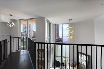 300 S Biscayne #L-1014, Miami, FL 33131 - Photo 12